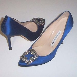 MANOLO BLAHNIK Hangisi Crystal buckle pump 37.5